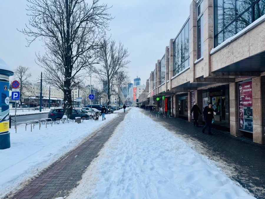 Warszawa, al. Jana Pawła II, Lokal  245 m² | Aleja Jana Pawła  | Duże witryny | Gastronomia  Handel