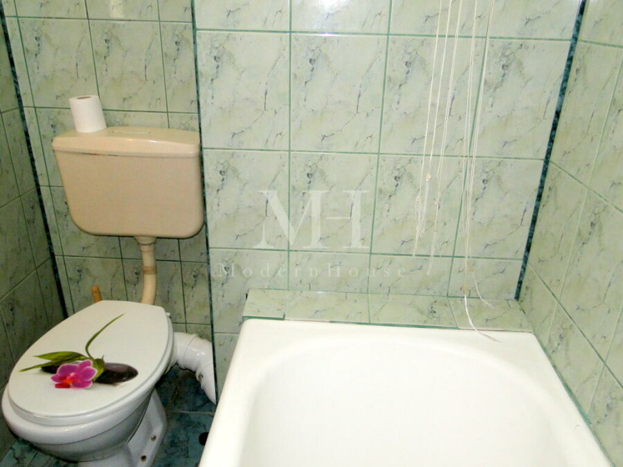 Białystok, Gajowa, Dwa pokoje na parterze na osiedlu Dziesięciny.