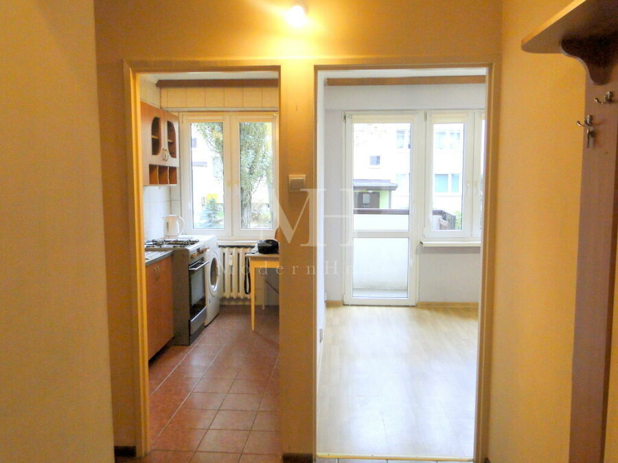 Białystok, Gajowa, Dwa pokoje na parterze na osiedlu Dziesięciny.