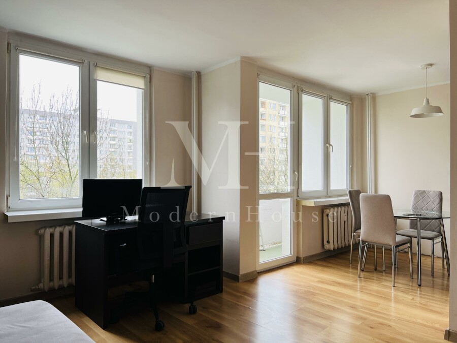 Warszawa, Balkonowa, Kawalerka obok M2 - idealna na start lub wynajem