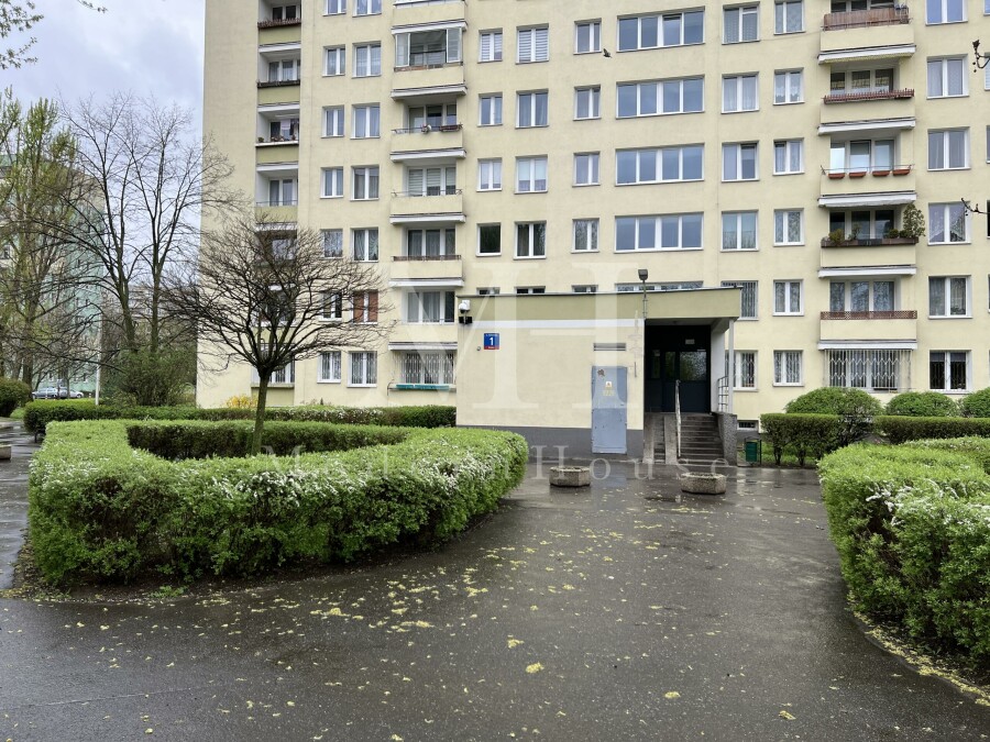 Warszawa, Balkonowa, Kawalerka obok M2 - idealna na start lub wynajem