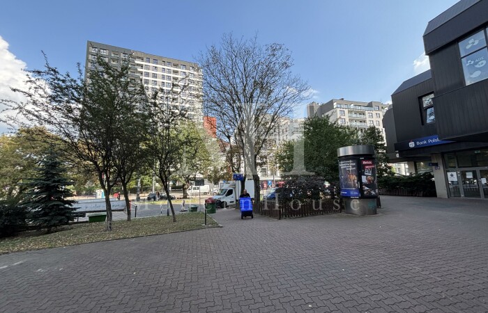 mazowieckie, Warszawa, Lokal 330 m² przy wejściu do Metra, idealny na Kancelarię i Gabinety.