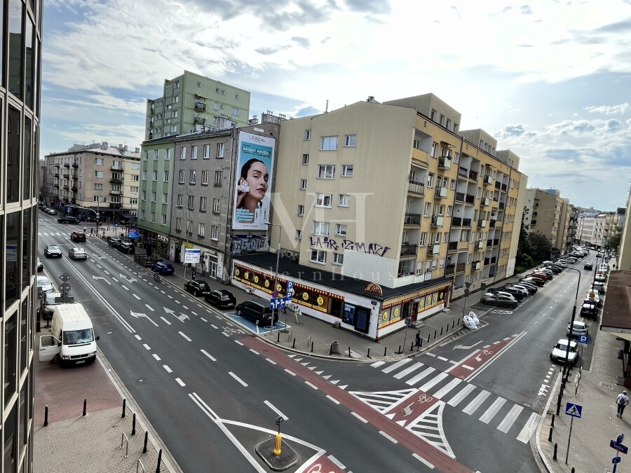Warszawa, Lokal Usługowy / Mieszkalny w Sercu Warszawy