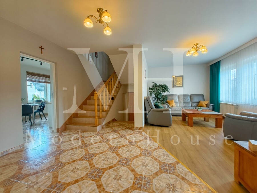 moniecki, Mońki, Mońki, Henryka Sienkiewicza, Wyjątkowy dom w Mońkach – 170 m² komfortu + lokal z potencjałem 54 m²