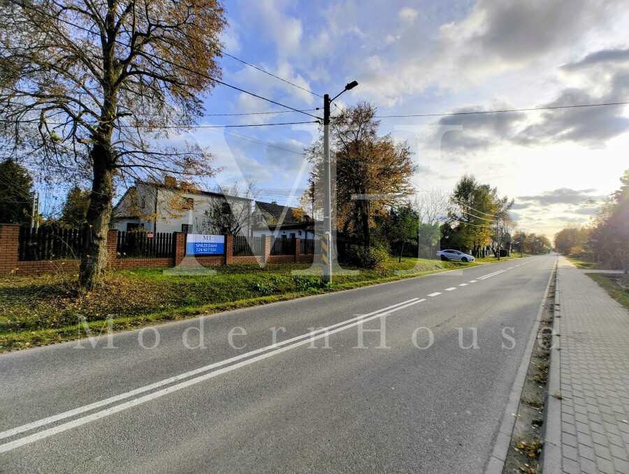 warszawski zachodni, Leszno, Wyględy, Osiedlowa, Solidny dom z cegły na dużej działce – blisko Warszawy