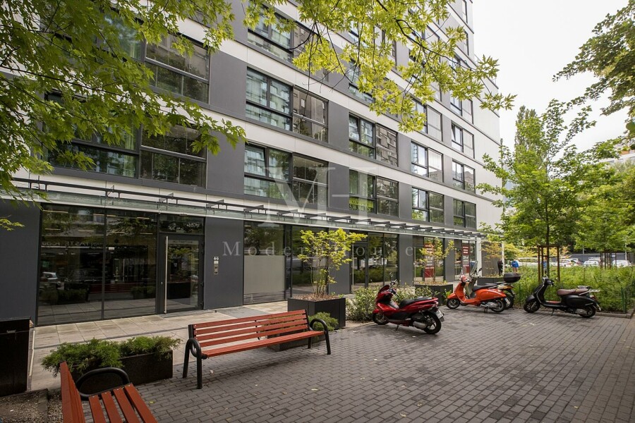Warszawa, Grzybowska, 309 m² przy Rondzie ONZ | Witryny | Ogródek | Ciężka Gastronomia.