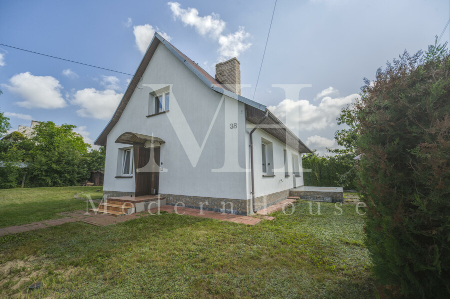 hajnowski, Hajnówka, Hajnówka, Targowa, Dom murowany z 2000r na obrzeżach