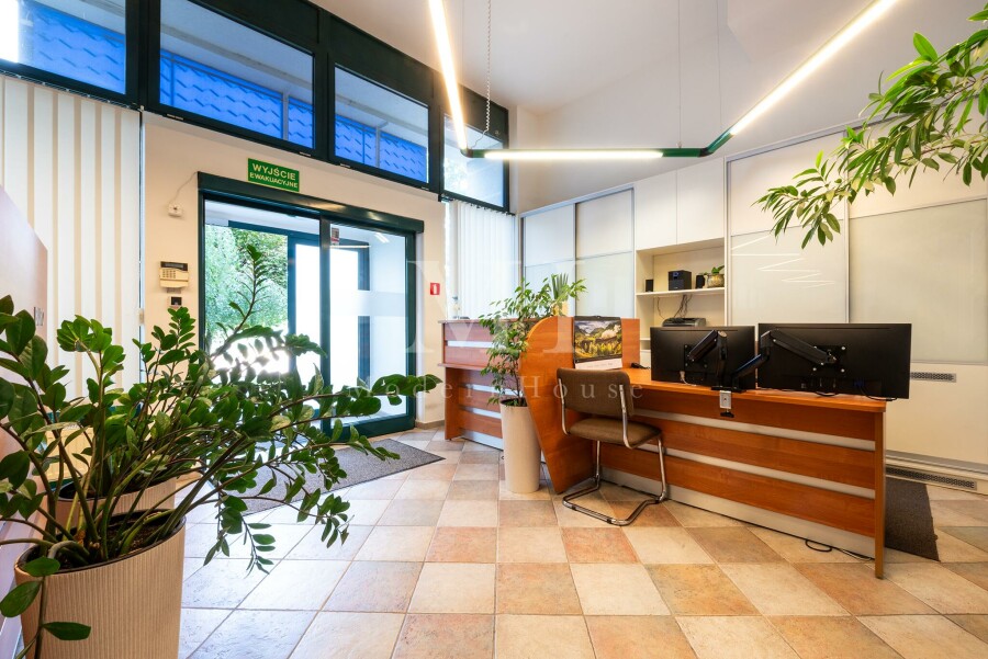 Warszawa, Gotowy lokal usługowy | Duże witryny | 4 m wysokości | Wąwozowa 32