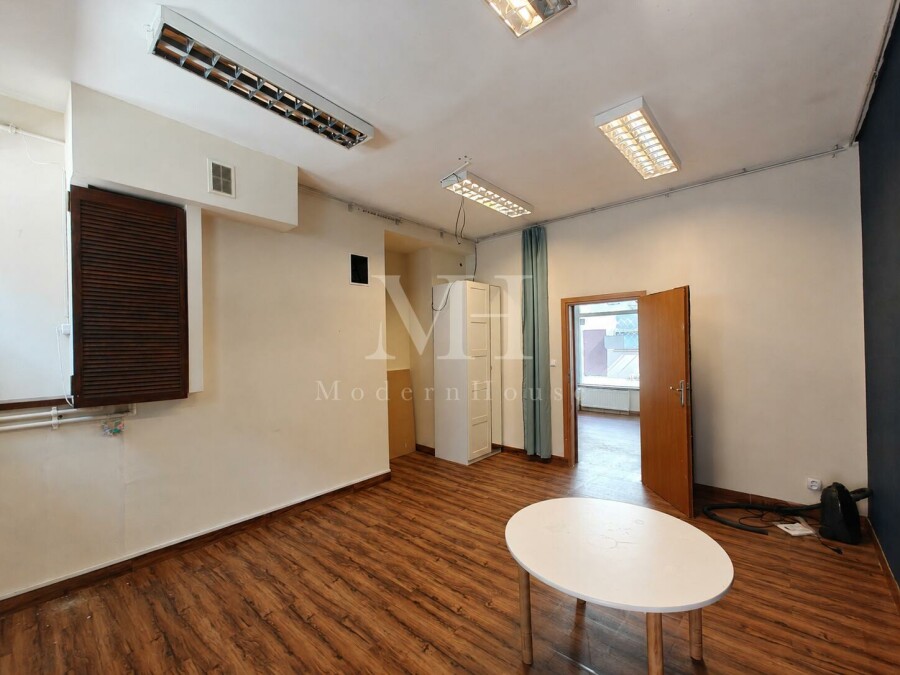 Warszawa, Obozowa, Wola Obozowa lokal usługowy 100 m²  parter | witryna | piwnican 40