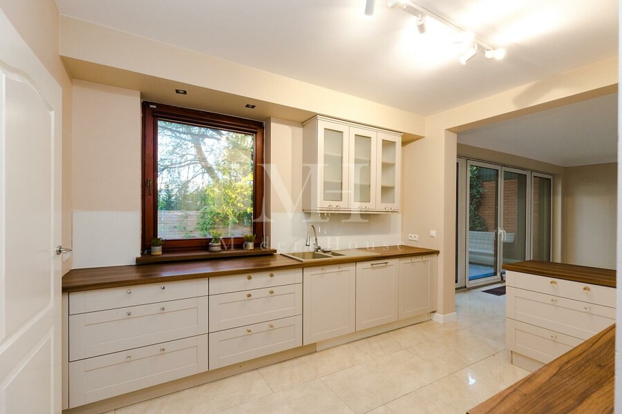 Warszawa, Karmazynowa, Dom 254 m² | Działka 663 m² | 6 pokoi | Garaż 2 auta | Ursynów