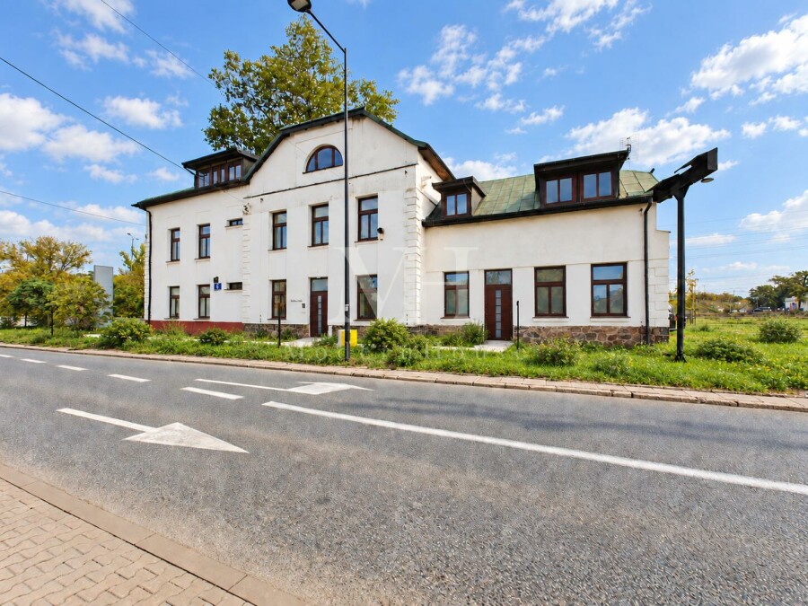 Warszawa, Widoczna, „Budynek biurowy 648 m² – siedziba firmy przy SKM Wawer (praktyczny)”