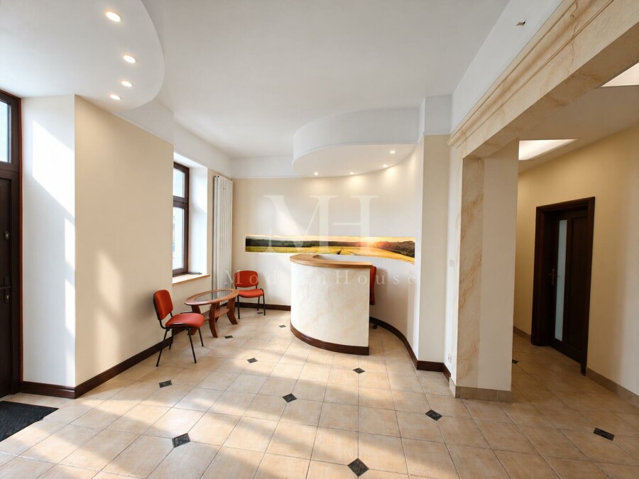 Warszawa, Widoczna, „Budynek biurowy 648 m² – siedziba firmy przy SKM Wawer (praktyczny)”
